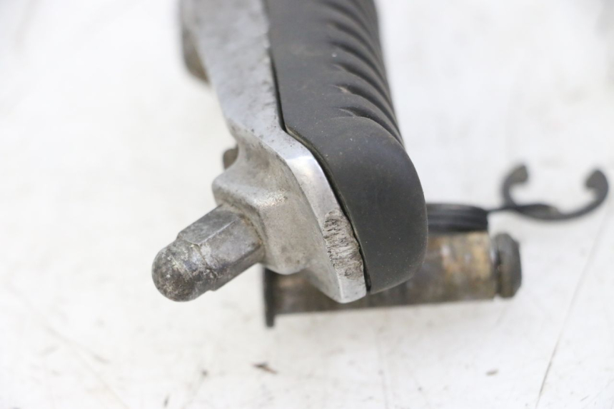 photo de CALE PIED AVANT DESTRO KAWASAKI ZR7 ZR-7 S 750 (1999 - 2004) - Zoom sullo stato d'uso