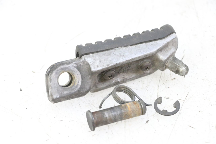 photo de CALE PIED AVANT DESTRO KAWASAKI ZR7 ZR-7 S 750 (1999 - 2004) - Primo piano tecnico