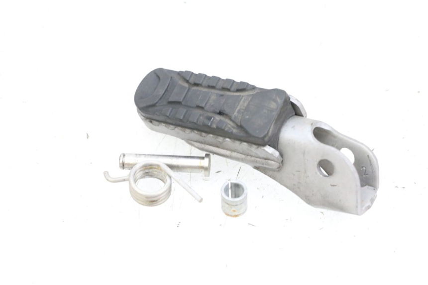 photo de PEDANA ANTERIORE DESTRA BMW R GS 1250 (2021 - 2024) - Dettagli dei punti di fissaggio