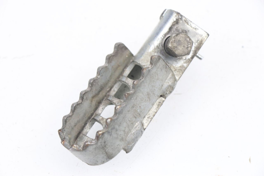 photo de PEDANA ANTERIORE DESTRA DERBI SENDA SM DRD 50 (2008 - 2013) - Altra angolazione