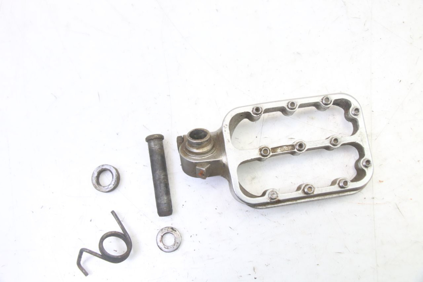 photo de PEDANA ANTERIORE DESTRA KTM SUPERENDURO R 950 (2005 - 2009) - Dettaglio del componente