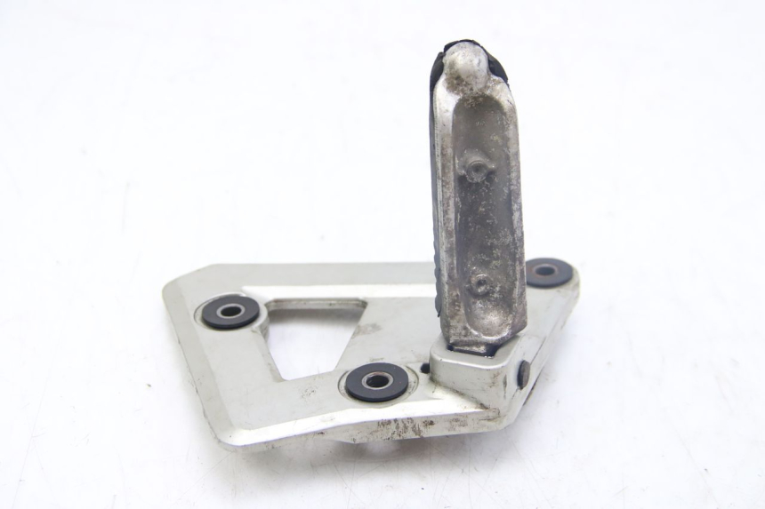 photo de PEDANA ANTERIORE DESTRA SUZUKI GSX F GSXF 750 (1988 - 1998) - Altra angolazione