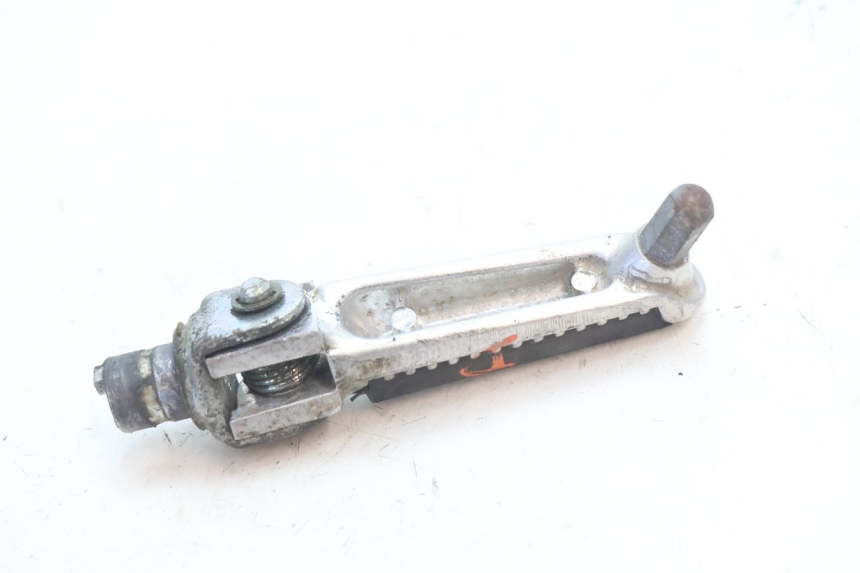 photo de PEDANA ANTERIORE DESTRA SUZUKI SV S 650 (2003 - 2009) - Zoom sullo stato d'uso