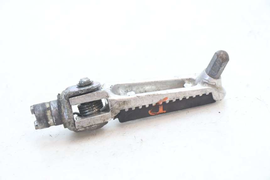 photo de PEDANA ANTERIORE DESTRA SUZUKI SV S 650 (2003 - 2009) - Altra angolazione