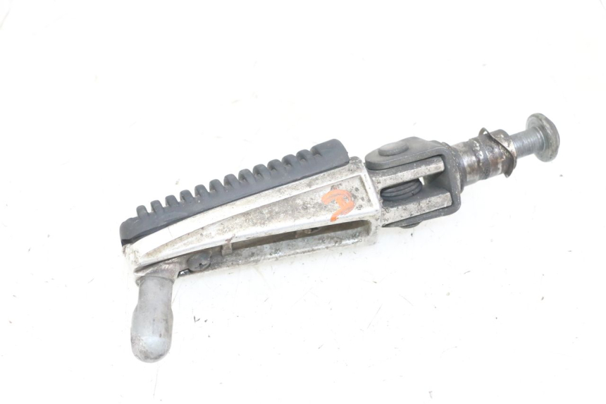 photo de CALE PIED ANTERIORE DESTRO YAMAHA FZS FAZER 600 (2001 - 2003) - Dettagli dei punti di fissaggio