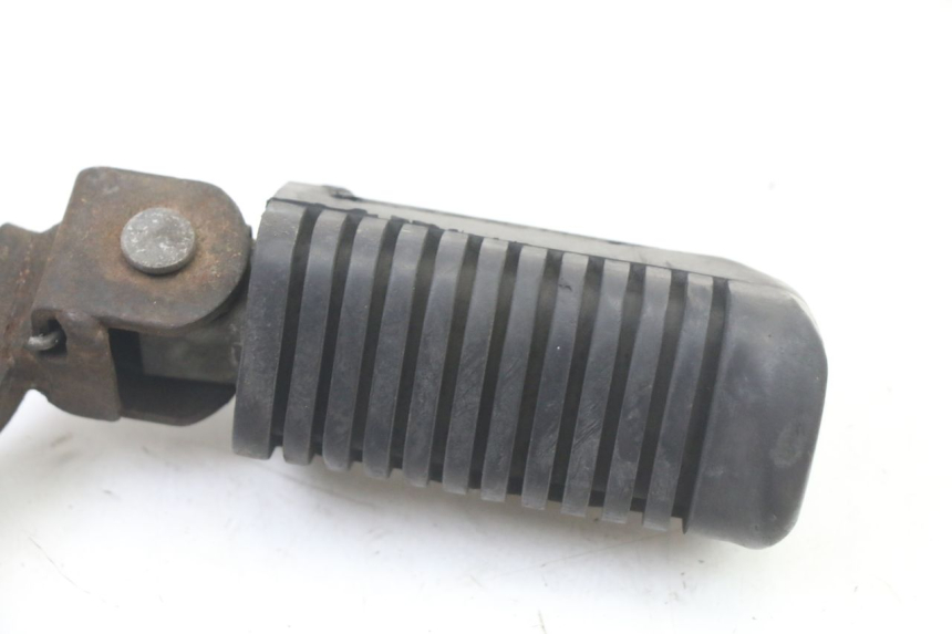 photo de PEDANA ANTERIORE DESTRA YAMAHA SR 125 (1982 - 2003) - Altra angolazione