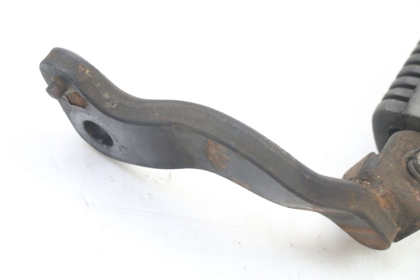 photo de PEDANA ANTERIORE DESTRA YAMAHA SR 125 (1982 - 2003) - Dettagli dei punti di fissaggio