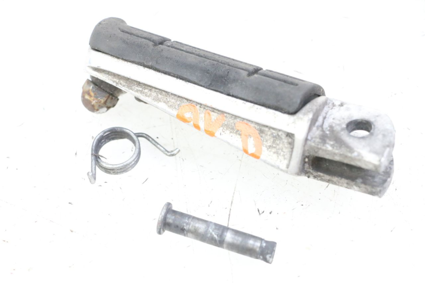 photo de PEDANA ANTERIORE DESTRA YAMAHA XJ6 600 (2008 - 2016) - Dettaglio del componente