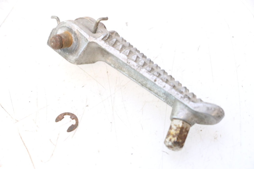 photo de PEDANA ANTERIORE DESTRA YAMAHA YZF R6 600 (2008 - 2009) - Dettaglio del componente