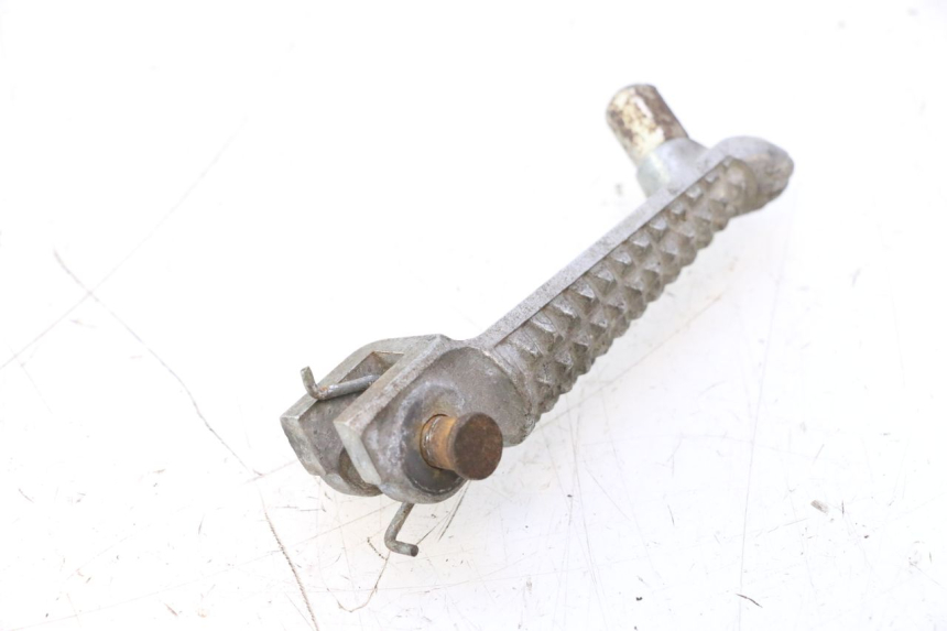 photo de PEDANA ANTERIORE DESTRA YAMAHA YZF R6 600 (2008 - 2009) - Altra angolazione