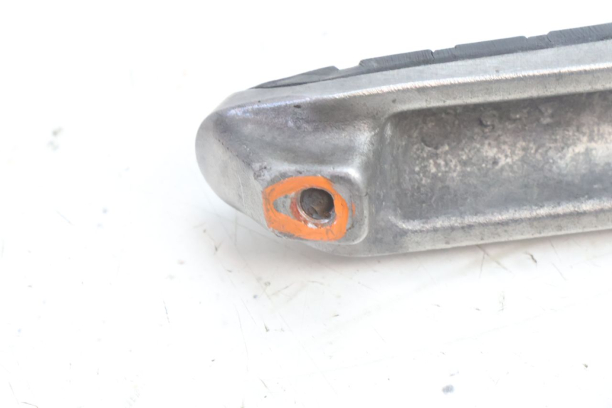 photo de PEDANA ANTERIORE DESTRA KAWASAKI ZZR 600 (1995 - 2004) - Primo piano tecnico