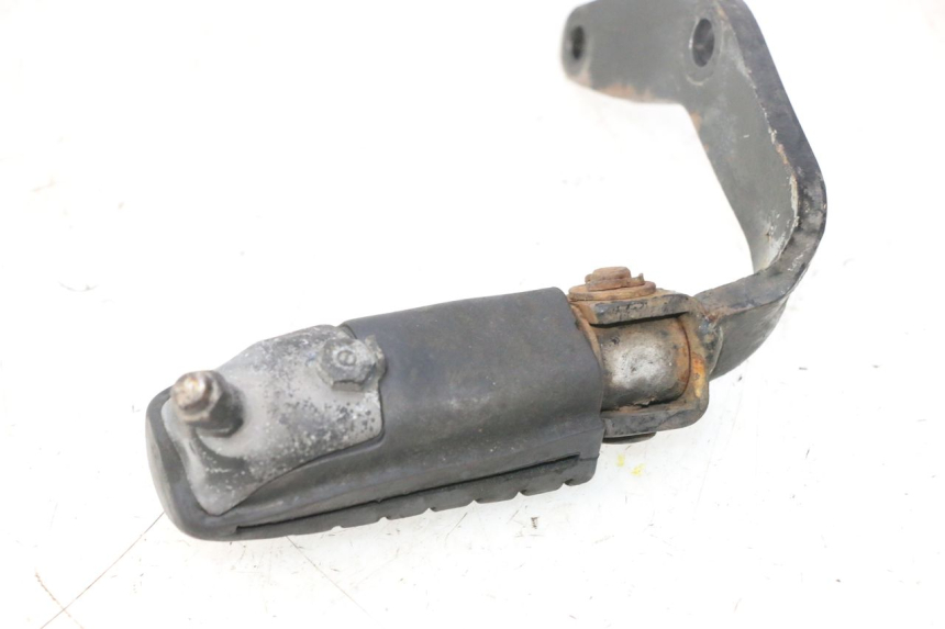 photo de PEDANA ANTERIORE SINISTRA HONDA CB TWO FIFTY 250 (1991 - 2002) - Primo piano tecnico