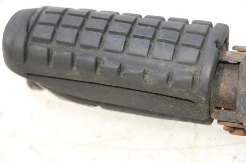 photo de PEDANA ANTERIORE SINISTRA HONDA CB TWO FIFTY 250 (1991 - 2002) - Ricambio usato controllato