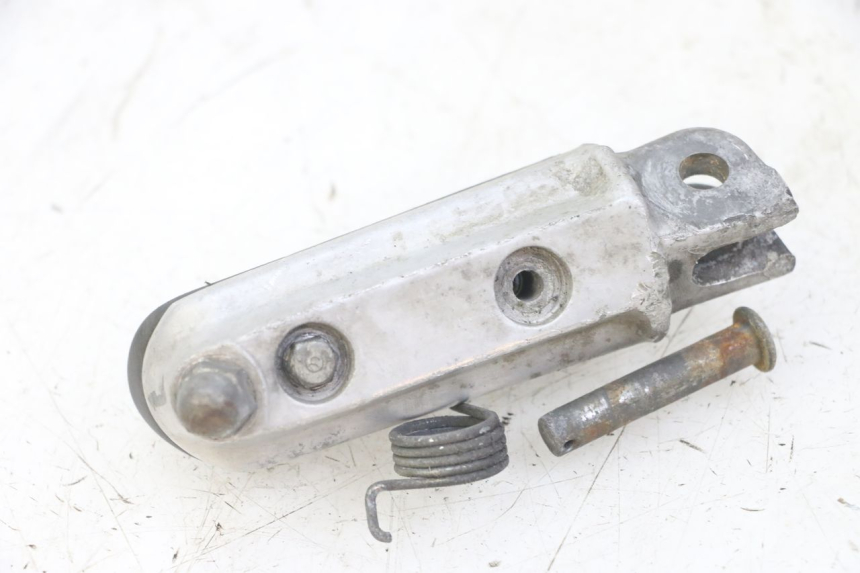 photo de PEDANA ANTERIORE SINISTRA HONDA CBF 500 (2004 - 2007) - Primo piano tecnico