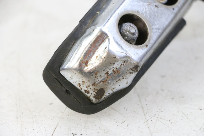 photo de PEDANA ANTERIORE SINISTRA YAMAHA FJ 36Y 1100 (1984 - 1985) - Zoom sullo stato d'uso