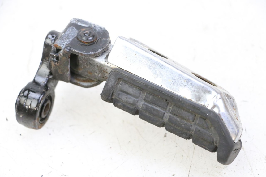 photo de PEDANA ANTERIORE SINISTRA YAMAHA FJ 36Y 1100 (1984 - 1985) - Altra angolazione