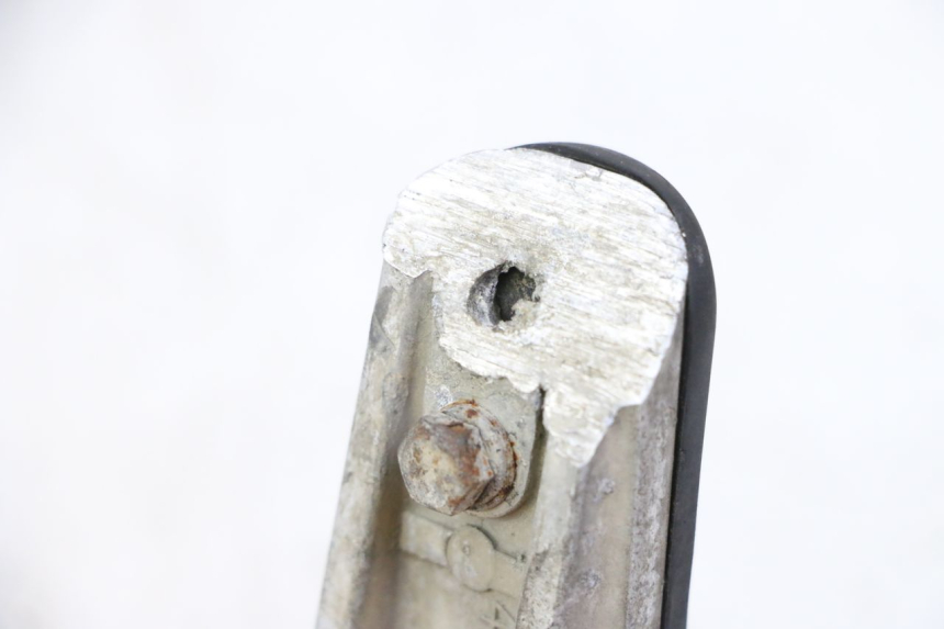 photo de PEDANA ANTERIORE SINISTRA YAMAHA FJR ABS 1300 (2006 - 2012) - Zoom sullo stato d'uso