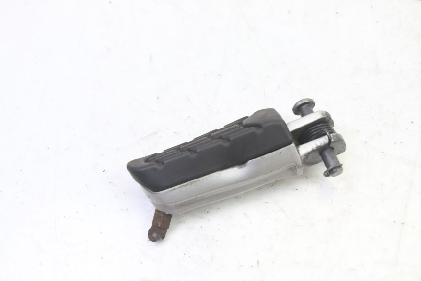 photo de PEDANA ANTERIORE SINISTRA BMW G310 R 310 (2016 - 2020) - Vista principale