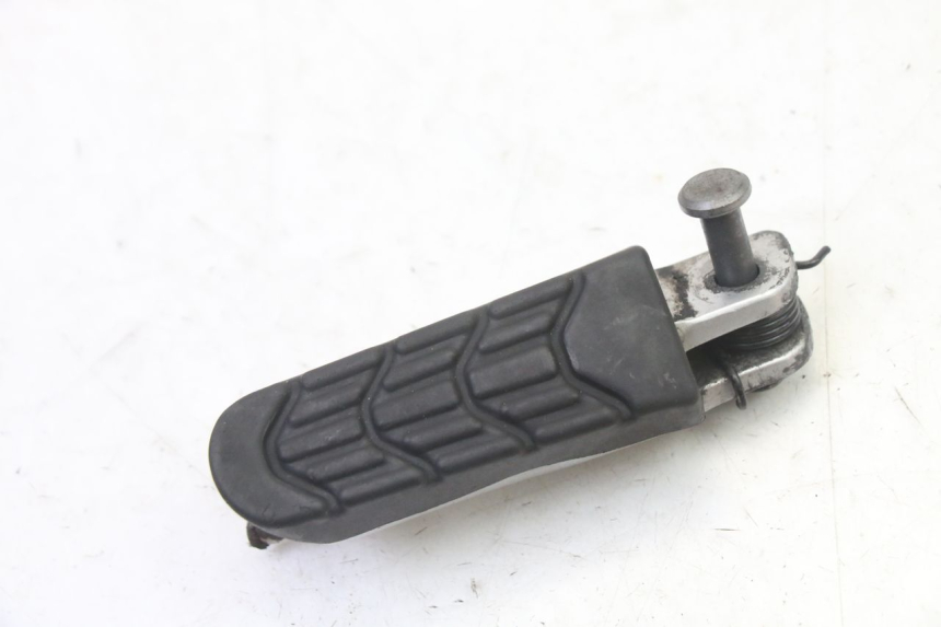 photo de PEDANA ANTERIORE SINISTRA BMW G310 R 310 (2016 - 2020) - Zoom sullo stato d'uso