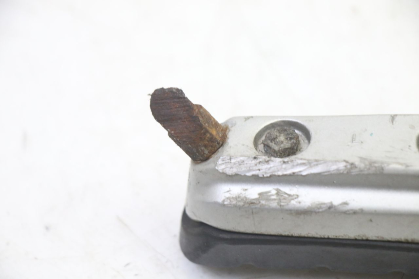 photo de PEDANA ANTERIORE SINISTRA BMW G310 R 310 (2016 - 2020) - Dettagli dei punti di fissaggio