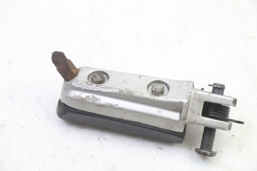 photo de PEDANA ANTERIORE SINISTRA BMW G310 R 310 (2016 - 2020) - Stato della superficie e materiale