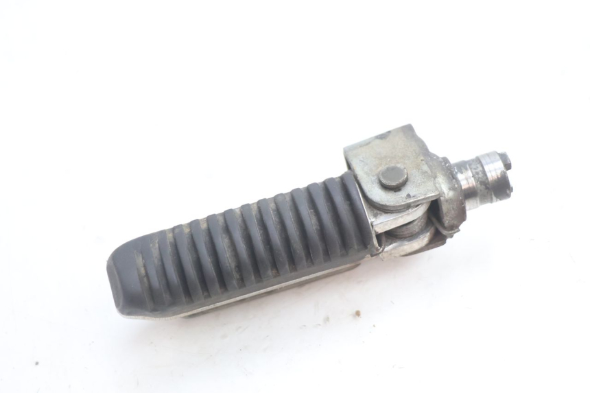 photo de PEDANA ANTERIORE SINISTRA SUZUKI GSF N BANDIT 1200 (2001 - 2005) - Zoom sullo stato d'uso