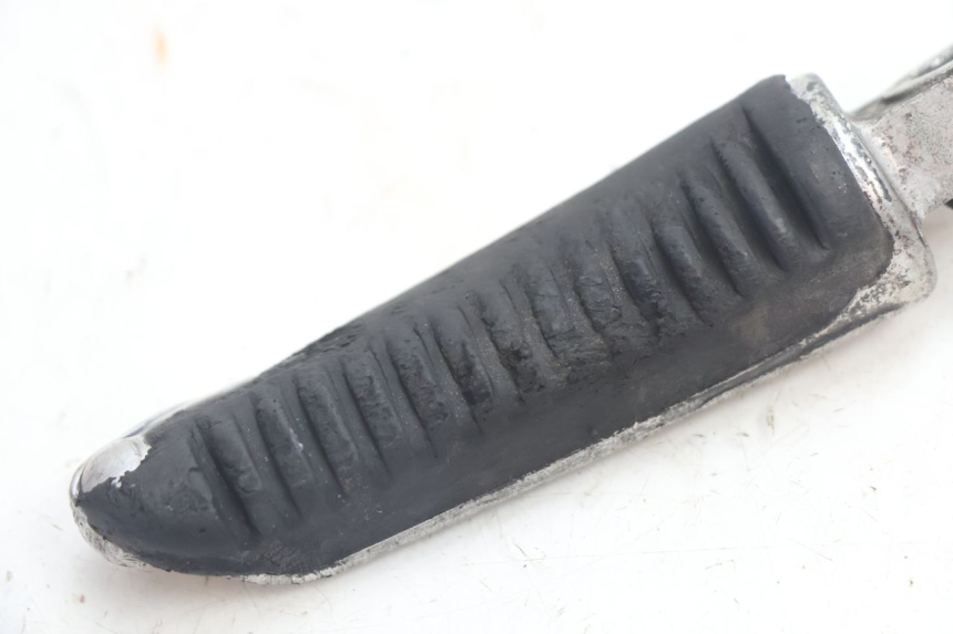 photo de PEDANA ANTERIORE SINISTRA SUZUKI GSX F GSXF 750 (1988 - 1998) - Dettaglio del componente
