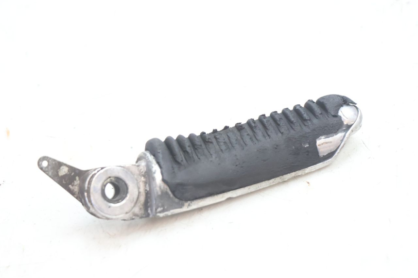 photo de PEDANA ANTERIORE SINISTRA SUZUKI GSX F GSXF 750 (1988 - 1998) - Altra angolazione