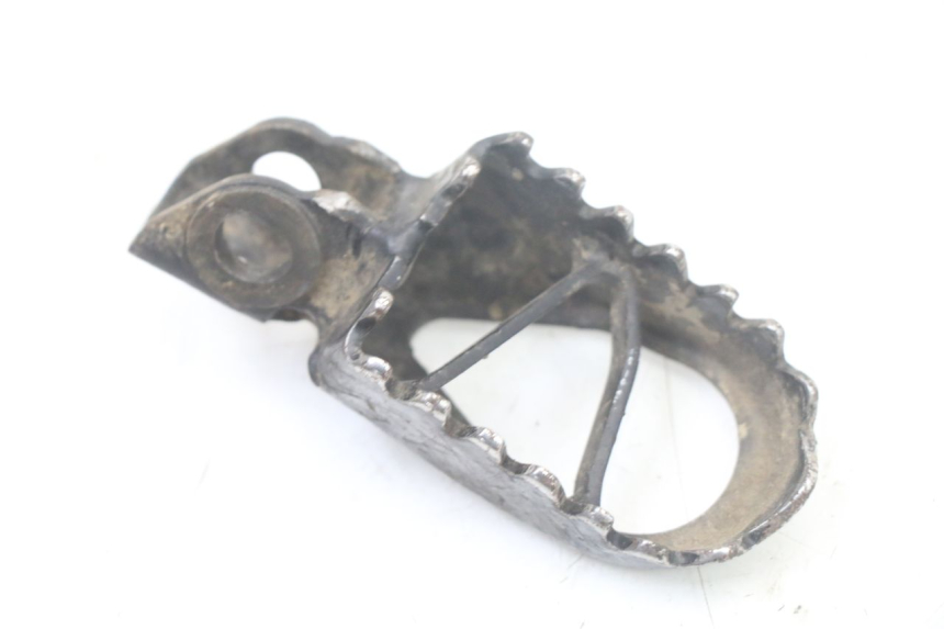 photo de PEDANA ANTERIORE SINISTRA KAWASAKI KX 65 (2000 - 2019) - Dettaglio del componente