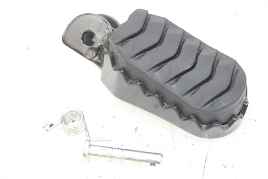 photo de PEDANA ANTERIORE SINISTRA ROYAL ENFIELD SCRAM 411 (2022 - 2024) - Vista principale