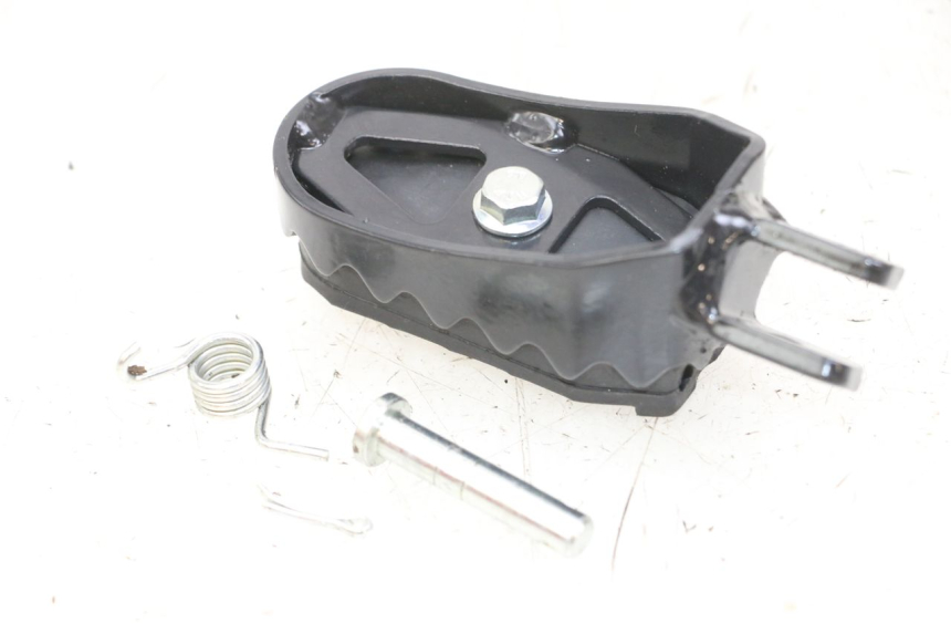 photo de PEDANA ANTERIORE SINISTRA ROYAL ENFIELD SCRAM 411 (2022 - 2024) - Dettaglio del componente
