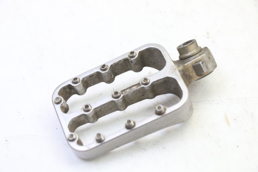 photo de PEDANA ANTERIORE SINISTRA KTM SUPERENDURO R 950 (2005 - 2009) - Zoom sullo stato d'uso