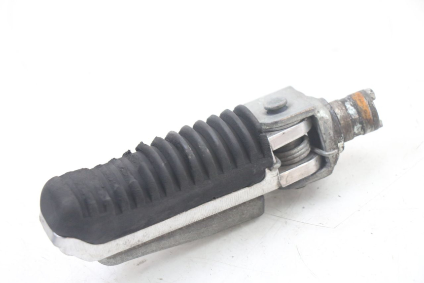 photo de PEDANA ANTERIORE SINISTRA SUZUKI GSF S BANDIT 600 (2000 - 2004) - Vista principale