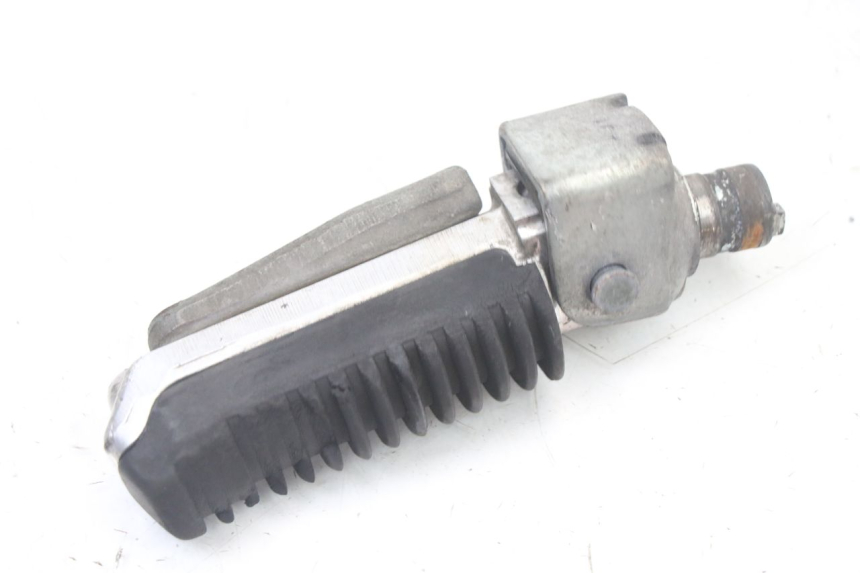 photo de PEDANA ANTERIORE SINISTRA SUZUKI GSF S BANDIT 600 (2000 - 2004) - Zoom sullo stato d'uso