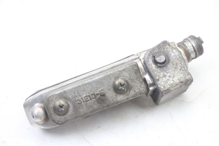 photo de PEDANA ANTERIORE SINISTRA SUZUKI GSF S BANDIT 600 (2000 - 2004) - Primo piano tecnico