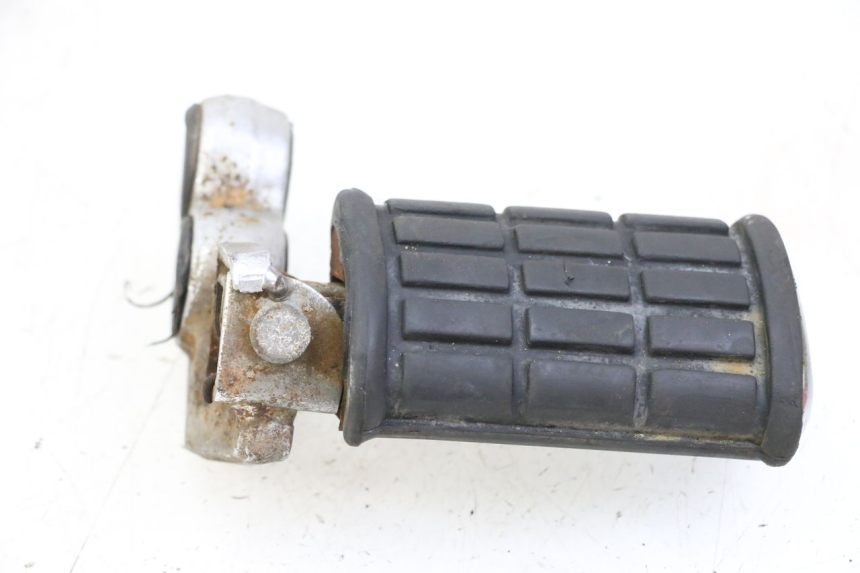 photo de PEDANA ANTERIORE SINISTRA YAMAHA XV VIRAGO 535 (1988 - 2004) - Stato della superficie e materiale