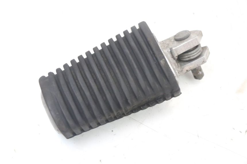 photo de PEDANA ANTERIORE SINISTRA YAMAHA XVS DRAG STAR DRAGSTAR 650 (1997 - 2007) - Dettaglio del componente