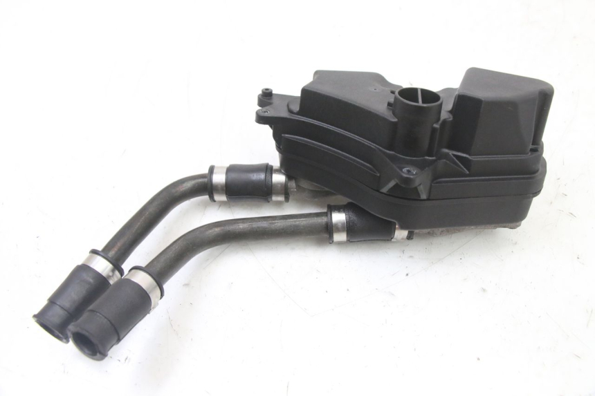 photo de CANISTRO PIAGGIO NRG POWER PUREJET 50 (2018 - 2021) - Altra angolazione