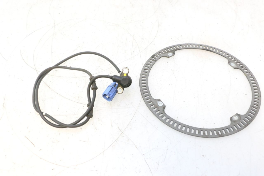 photo de SENSORE ABS POSTERIORE SUZUKI BURGMAN EXECUTIVE ABS 650 (2006 - 2012) - Primo piano tecnico