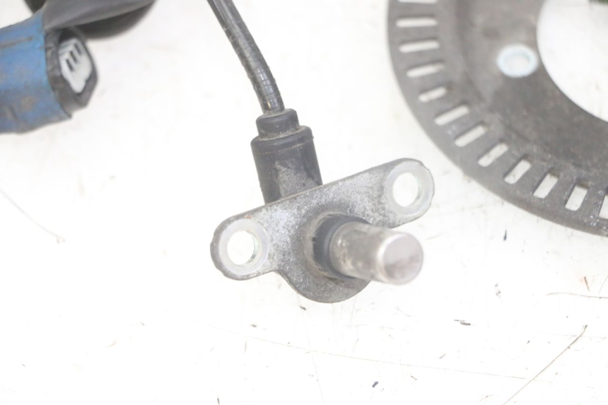 photo de SENSORE ABS POSTERIORE HONDA FORZA ABS 300 (2013 - 2017) - Altra angolazione