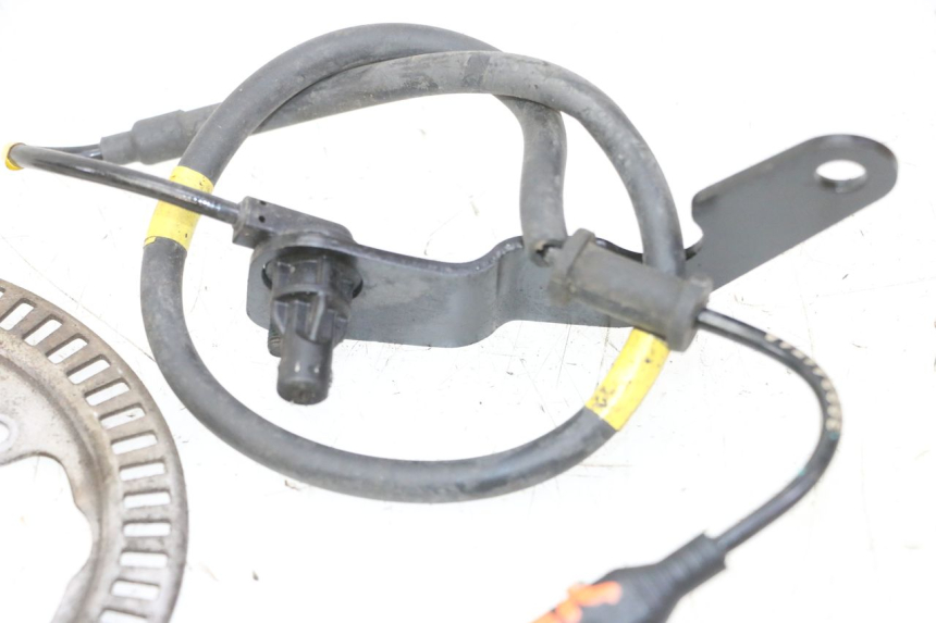 photo de SENSORE ABS POSTERIORE PIAGGIO MP3 HPE 310 (2024 - 2025) - Primo piano tecnico