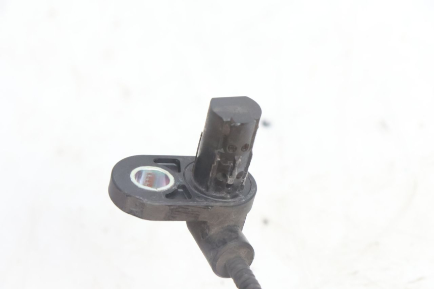 photo de SENSORE ABS POSTERIORE YAMAHA N-MAX NMAX 125 (2021 - 2024) - Primo piano tecnico