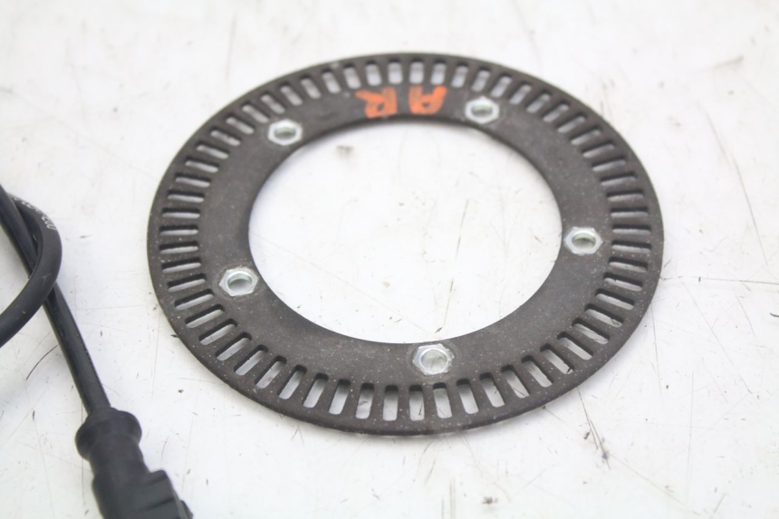 photo de Sensore ABS posteriore KYMCO X-CITING XCITING 400 (2014 - 2018) - Primo piano tecnico