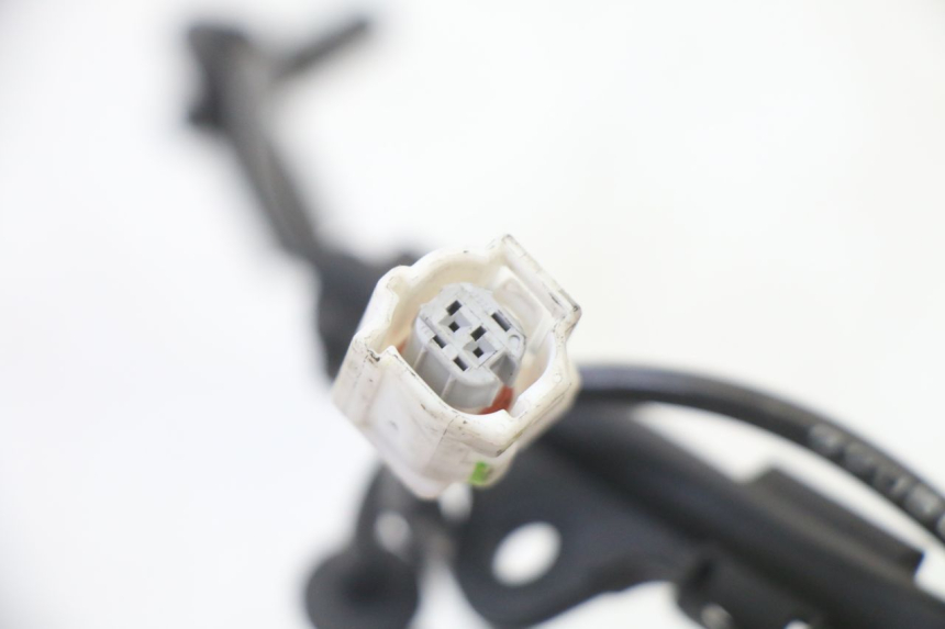 photo de SENSORE ABS POSTERIORE YAMAHA XMAX X-MAX 125 (2021 - 2025) - Dettagli dei punti di fissaggio