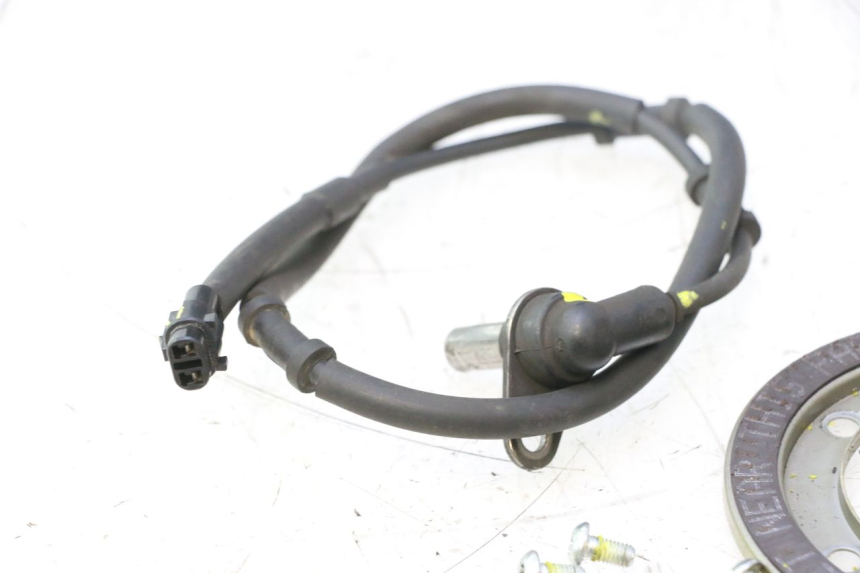 photo de CAPTEUR ABS POSTERIORE YAMAHA X-MAX XMAX 125 (2010 - 2013) - Primo piano tecnico