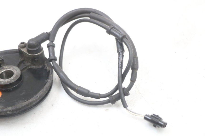 photo de SENSORE ABS POSTERIORE YAMAHA XJ6 ABS 600 (2008 - 2016) - Primo piano tecnico