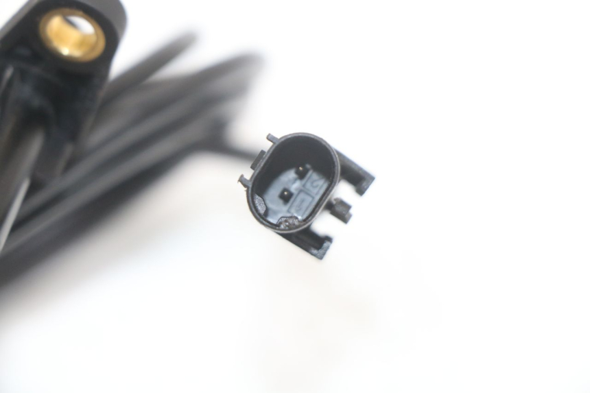 photo de SENSORE ABS ANTERIORE MOTO GUZZI NORGE 8V GT 1200 (2011 - 2016) - Primo piano tecnico