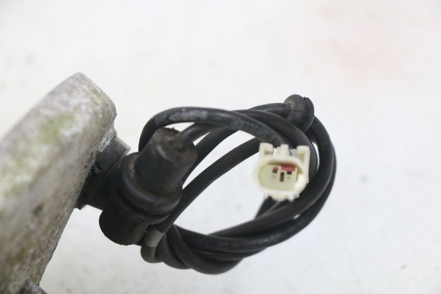 photo de CAPTEUR ABS ANTERIORE PEUGEOT SATELIS COMPRESSOR K15 125 (2006 - 2009) - Zoom sullo stato d'uso