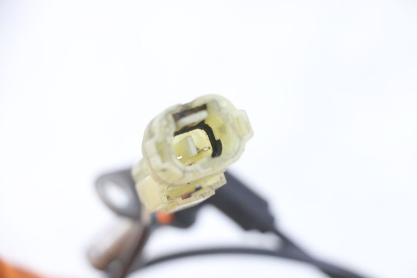 photo de CAPTEUR ABS ANTERIORE PEUGEOT SATELIS 125 (2013 - 2018) - Zoom sullo stato d'uso