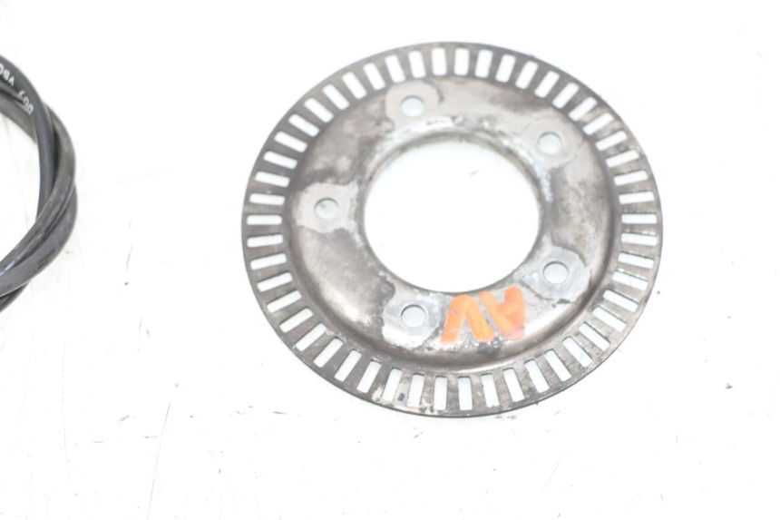 photo de CAPTEUR ABS ANTERIORE PEUGEOT SATELIS 125 (2013 - 2018) - Primo piano tecnico